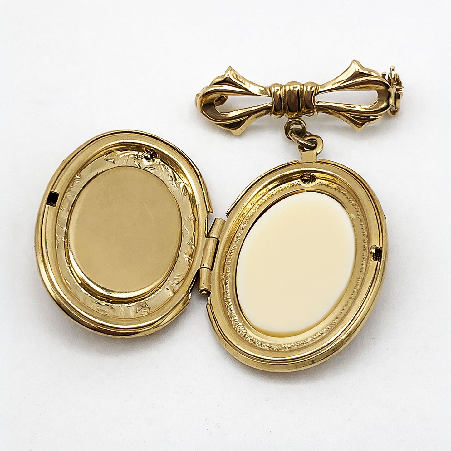 HOUSE OF GOOD MERCANTILE Petite Cameo Perfumed Brooch