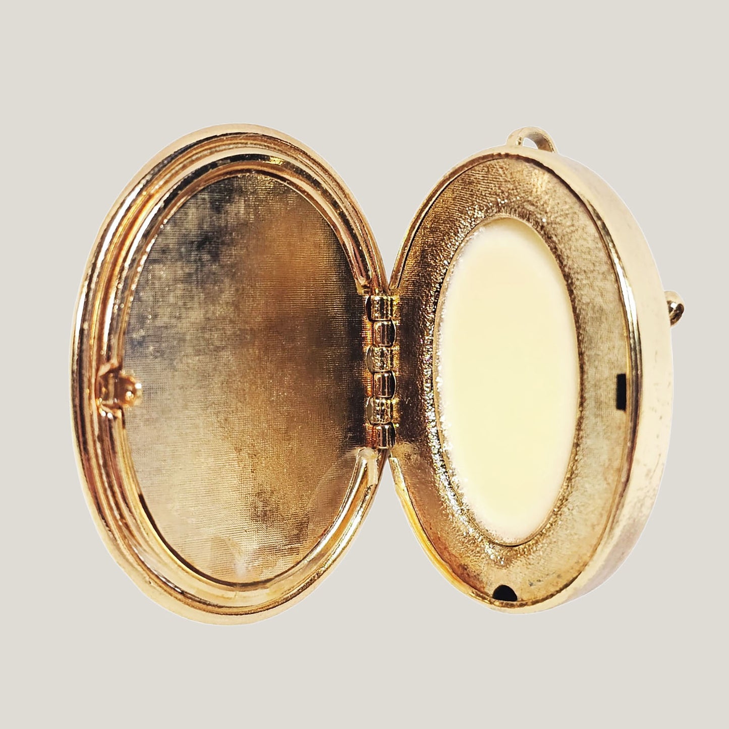 HOUSE OF GOOD MERCANTILE Cameo Perfumed Brooch