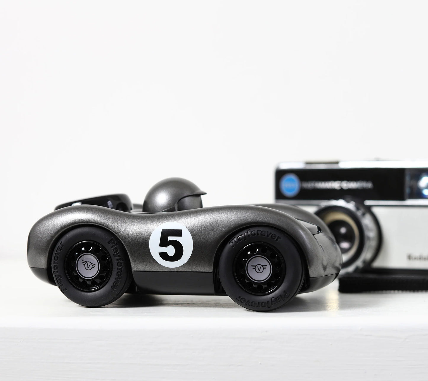 PLAYFOREVER Viglietta Miles Car