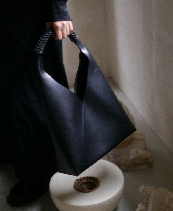 KAMARO'AN Leather Woven Triangle Bag 45