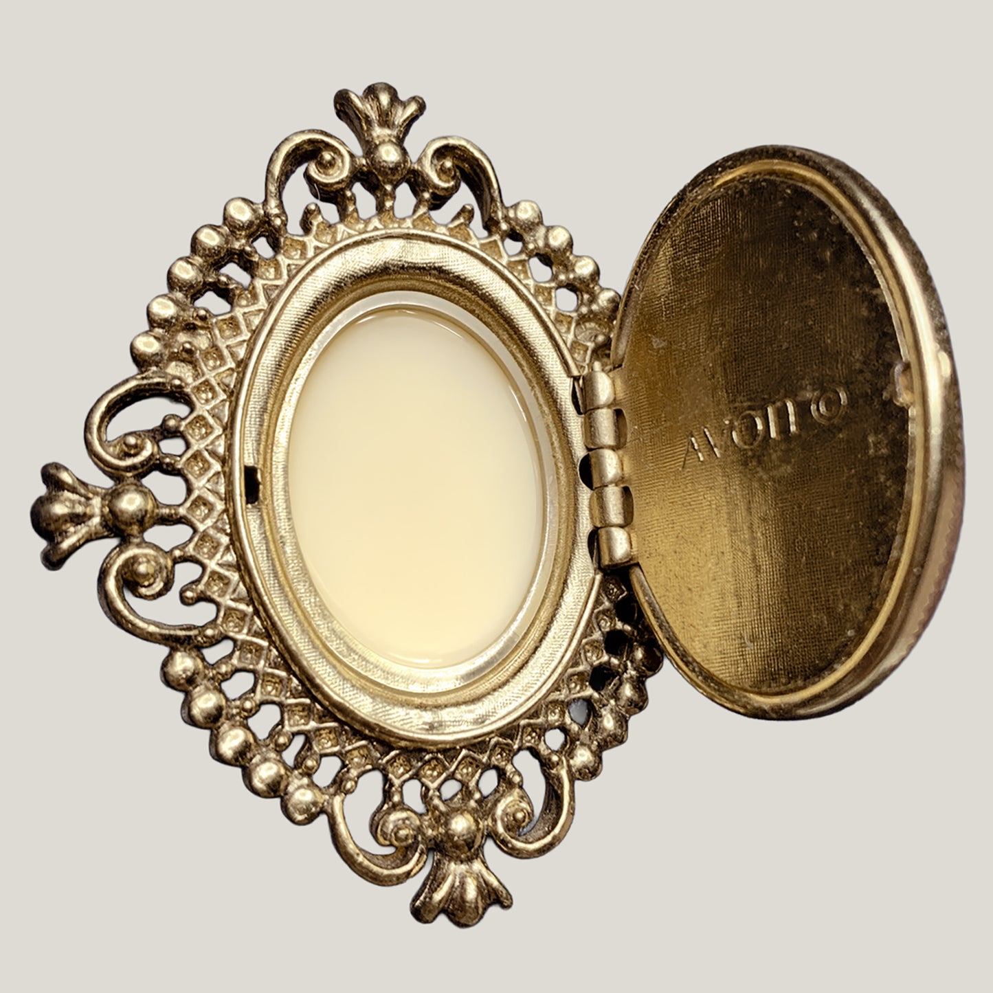 HOUSE OF GOOD MERCANTILE Cameo Perfumed Brooch
