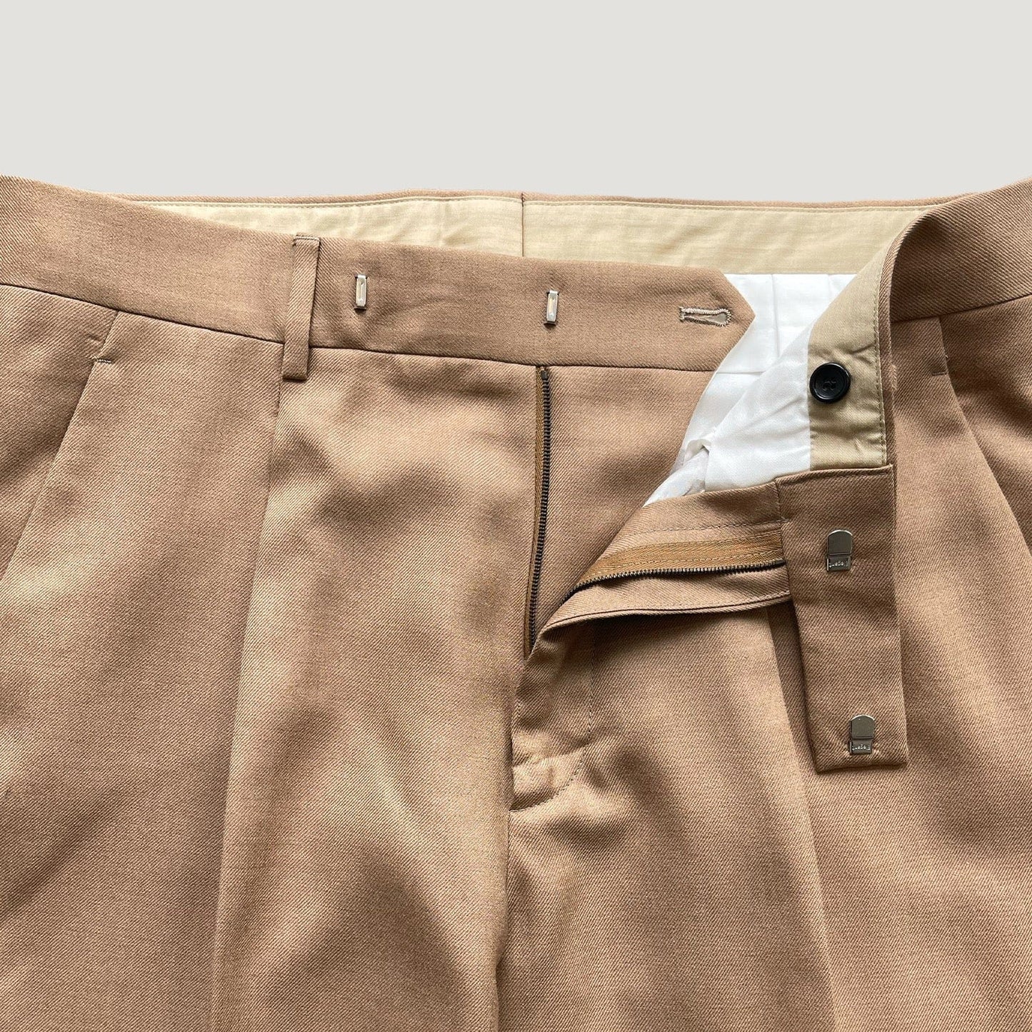 UNCOMMON MAN The David Trouser Camel