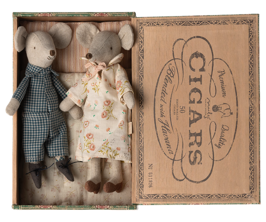 MAILEG Grandma & Grandpa Mice in Cigarbox