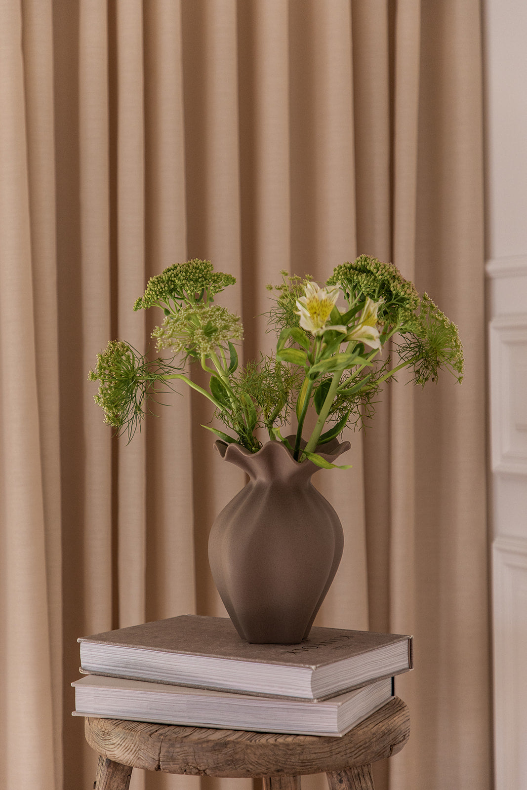 SPECKTRUM Nellie Vase