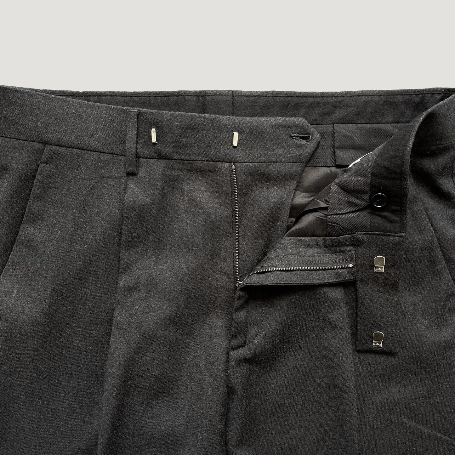 UNCOMMON MAN The David Trouser Charcoal
