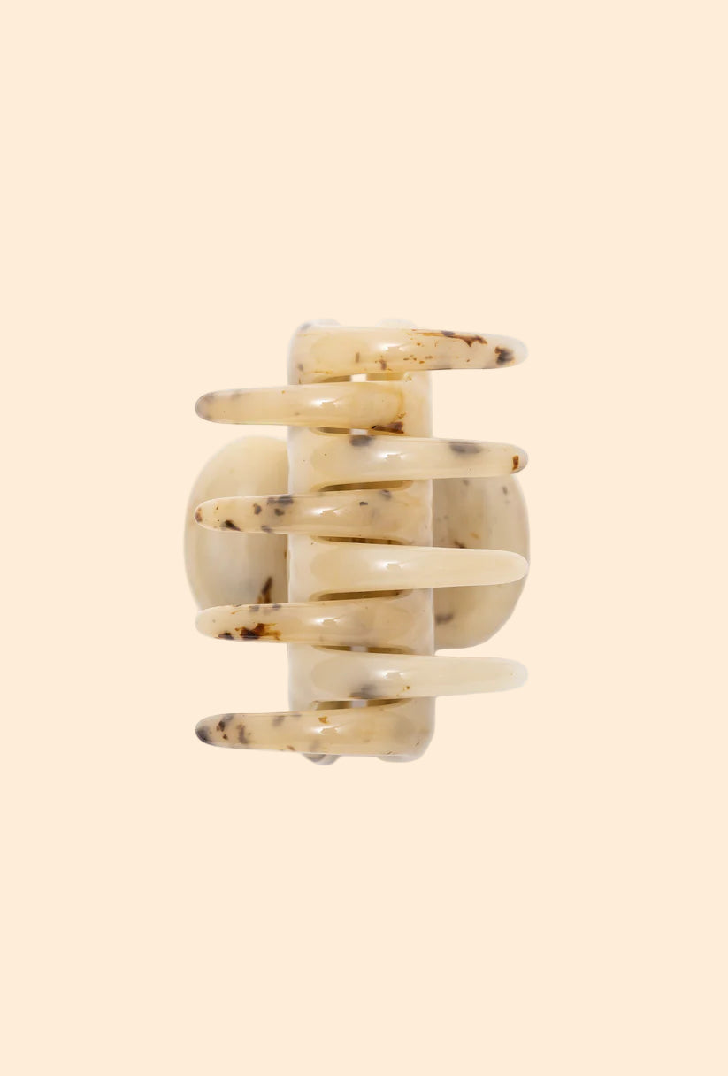 UNDO HAIRWARE No. 5 Claw Clip Light Tortoise