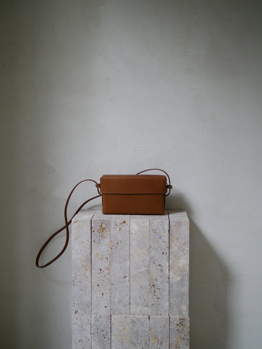 KAMARO'AN Woven Lid Bag