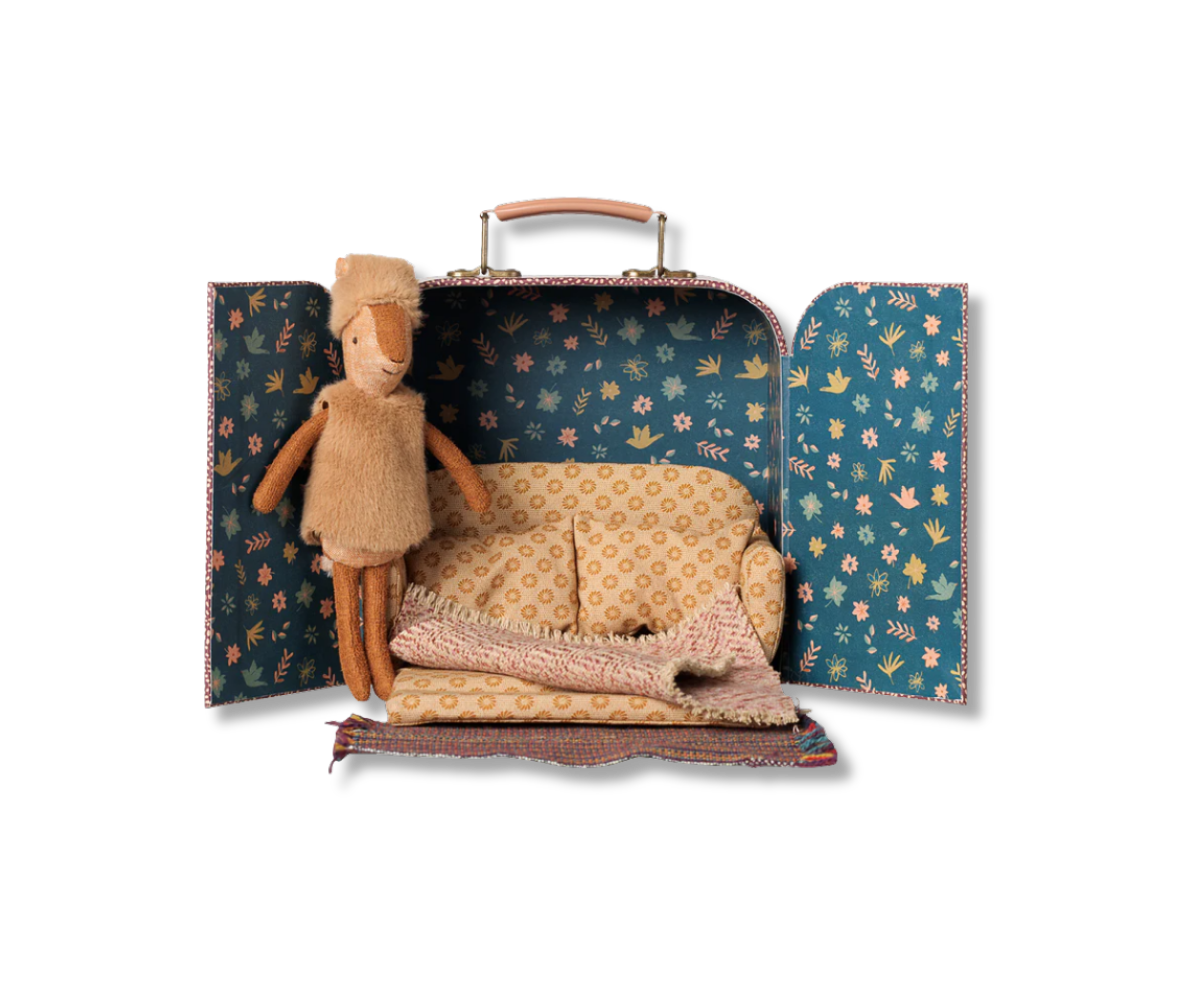 MAILEG Reindeer in Suitcase Little Sister