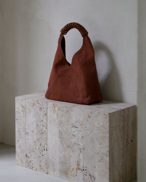 KAMARO'AN Woven Triangle Bag 36
