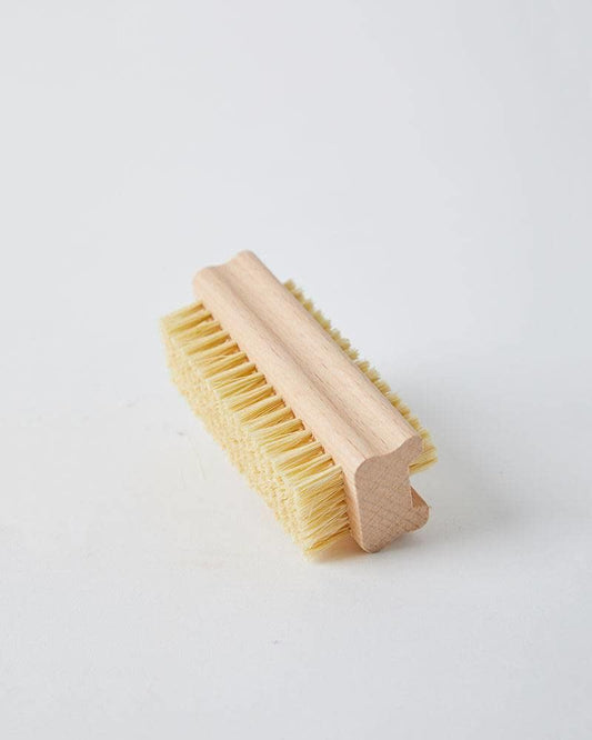 EARTH & NEST Nail Brush